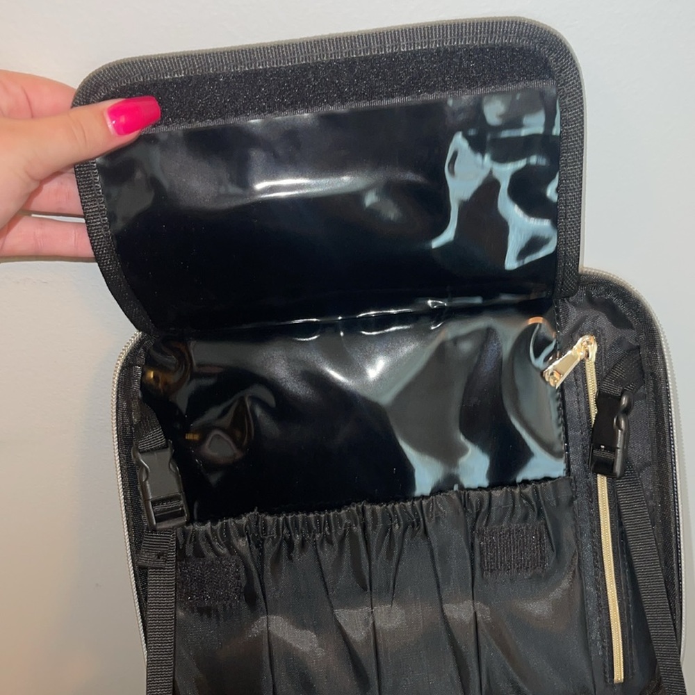 Relavel Makeup Box - Picture 2 of 3